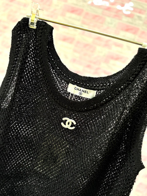 Blusa resaque Channel negra piedras