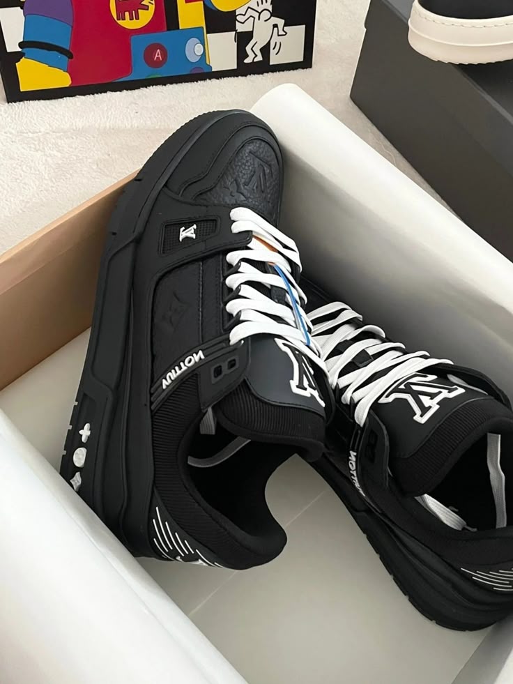 LV Trainer Black/white