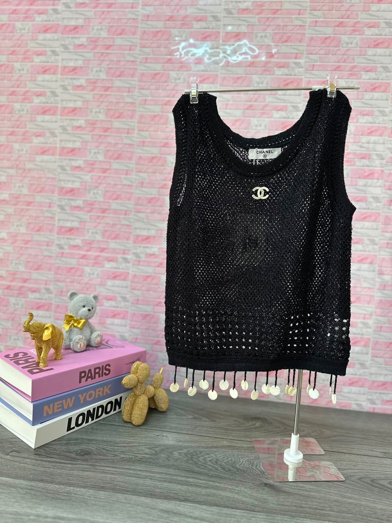 Blusa resaque Channel negra piedras