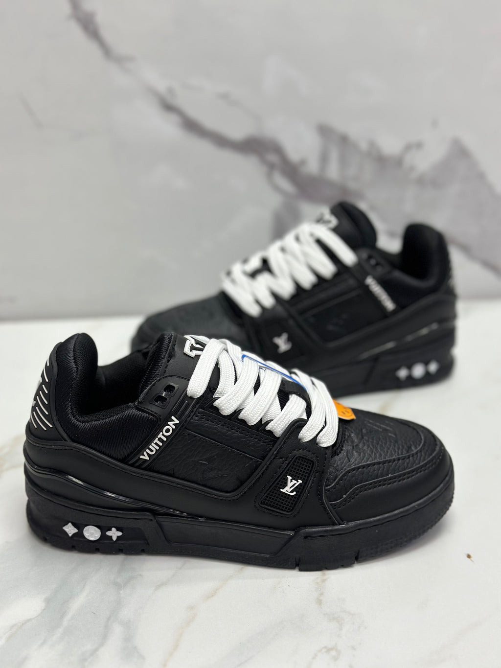 LV Trainer Black/white