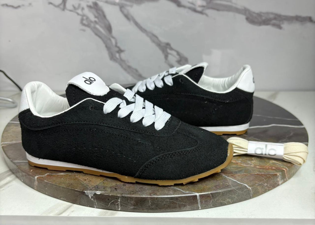 Zapatilla alo negra gamuza